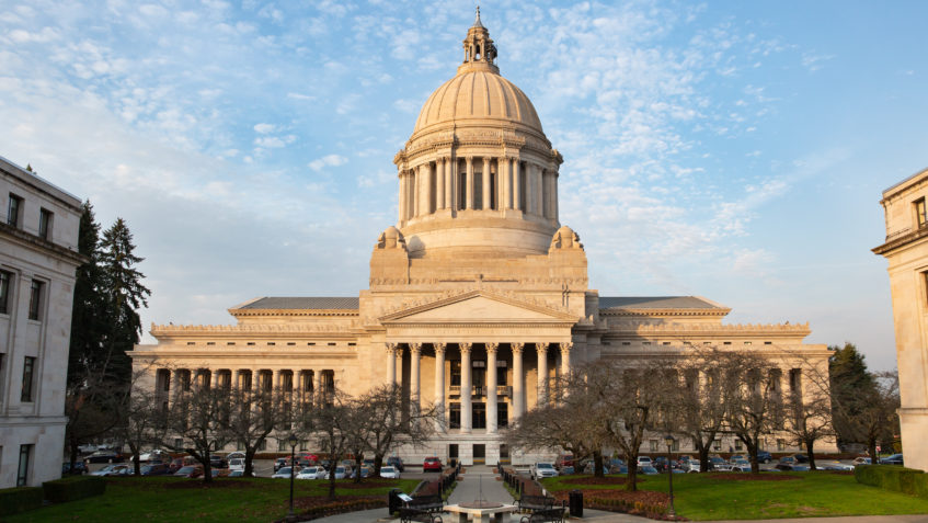 Outdoor view of the Washington State Capitol building.