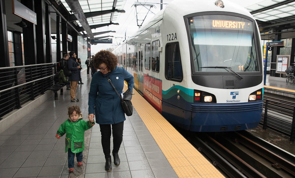Crosscut: Transit users 18 and younger ride free under new WA program
