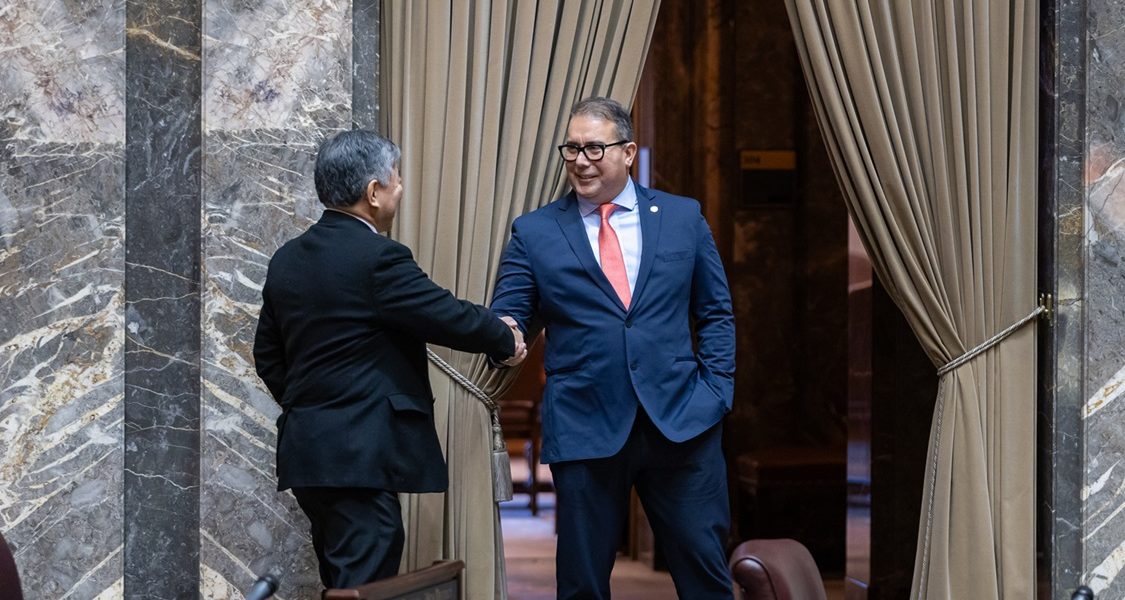 Cortes sworn into Senate to represent 18th Legislative District